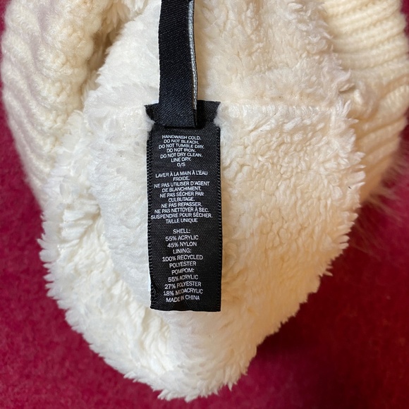 Cream colour pompom toque, NWOT. Adult size. - Picture 6 of 8